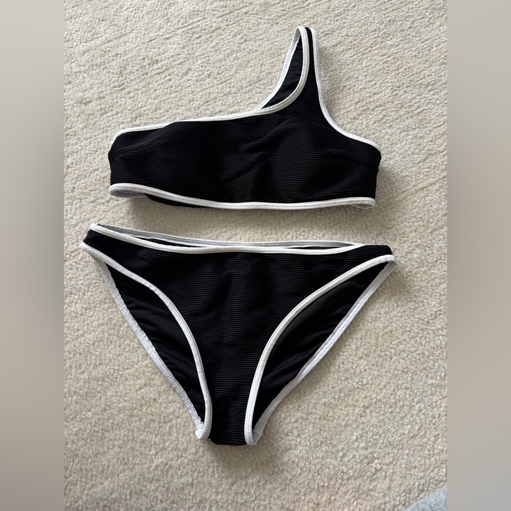 Black and White One-Shoulder Bikini